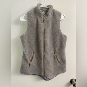 Crown & Ivy Gray Faux Fur Fleece Vest with Gold Zipper